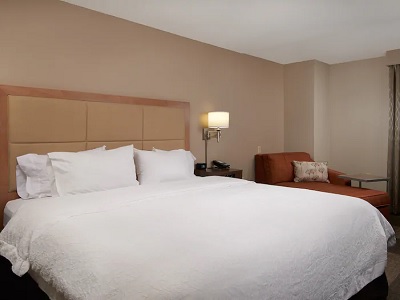 bedroom 1 - hotel hampton inn n suites phoenix scottsdale - scottsdale, united states of america