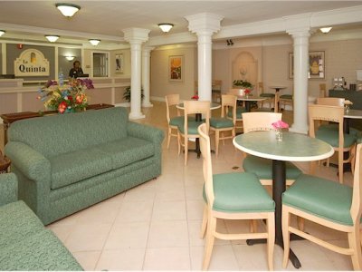 lobby - hotel la quinta inn veterans - metairie, united states of america