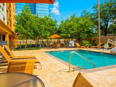 outdoor pool - hotel courtyard new orleans metairie - metairie, united states of america