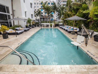 outdoor pool - hotel croydon - miami beach, united states of america