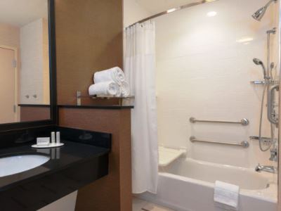 bathroom 2 - hotel fairfield inn suites orlando celebration - kissimmee, united states of america