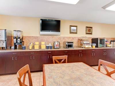 breakfast room - hotel days inn by wyndham kissimmee west - kissimmee, united states of america