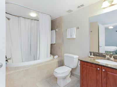 bathroom - hotel alhambra villas - kissimmee, united states of america