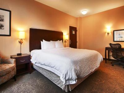 bedroom 2 - hotel hampton inn suite baltimore inner harbor - baltimore, united states of america