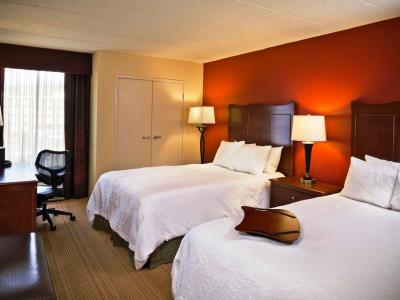 bedroom - hotel hampton inn baltimore white marsh - baltimore, united states of america