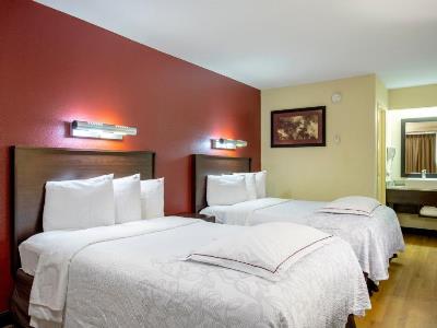 bedroom 2 - hotel red roof plus+ washington dc - bwi apt - baltimore, united states of america