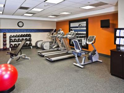 gym - hotel hampton inn downtown convention center - baltimore, united states of america