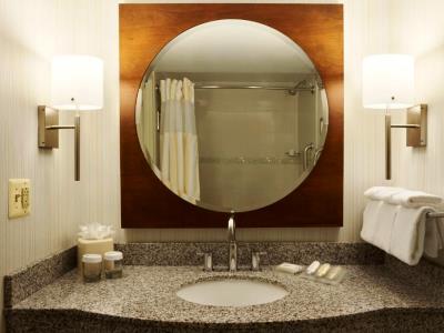 bathroom - hotel homewood suites by hilton baltimore - baltimore, united states of america