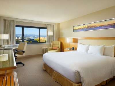 bedroom - hotel hilton san francisco airport bayfront - burlingame, united states of america