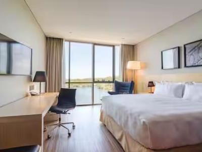 bedroom - hotel hampton by hilton montevideo carrasco - canelones, uruguay