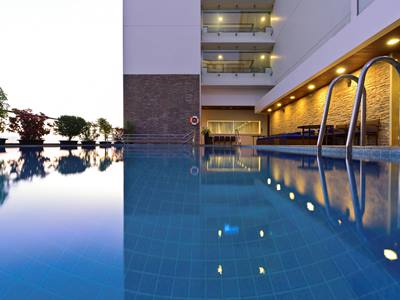 outdoor pool - hotel novotel nha trang - nha trang, vietnam