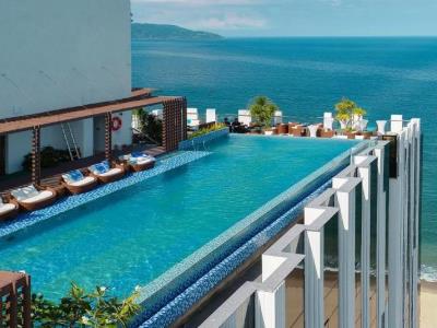 outdoor pool - hotel haian beach hotel and spa - danang, vietnam