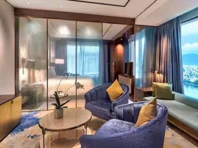 suite - hotel hilton da nang - danang, vietnam