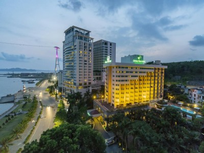 exterior view - hotel halong plaza - ha long, vietnam