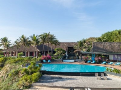 outdoor pool - hotel avani quy nhon resort - quy nhon, vietnam
