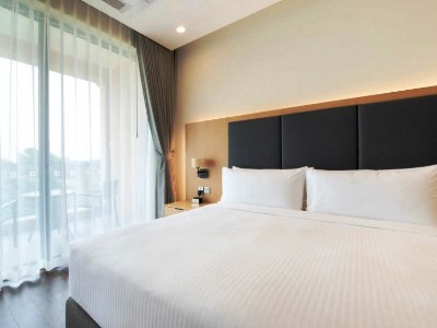 bedroom - hotel wyndham sky lake resort and villas - chuong my, vietnam